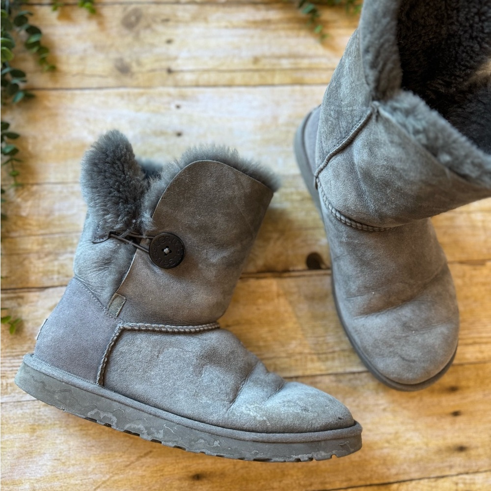 Ugg Woman’s Bailey Button II